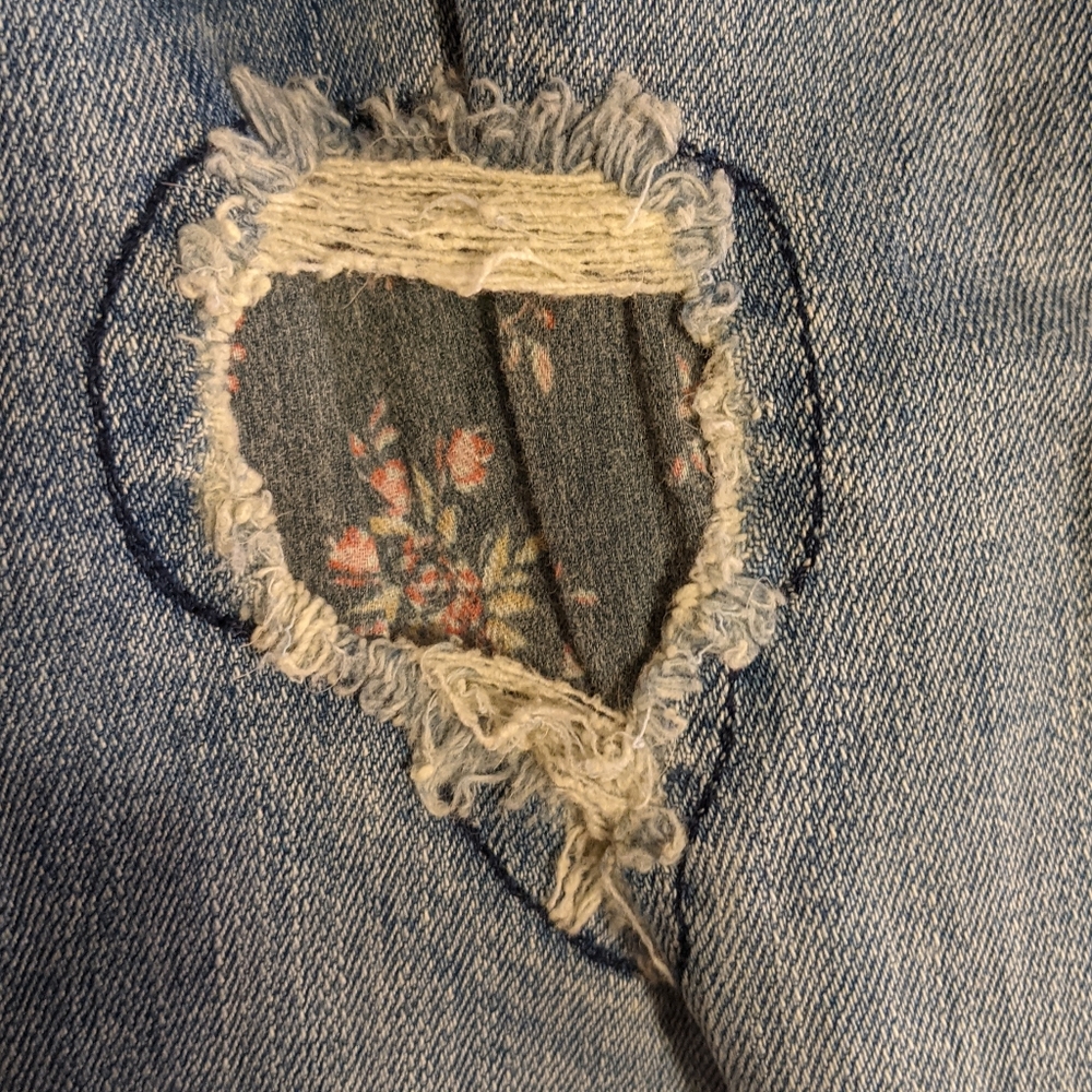 Hollister Hi Rise Flare 👖 - Picture 3 of 4